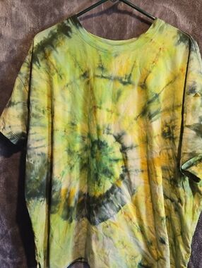 Old Navy Tie-Dye Short Sleeve Tee in Yellow and Green